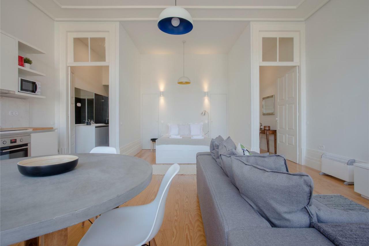 Downtown Spacious Studio Порто Екстериор снимка