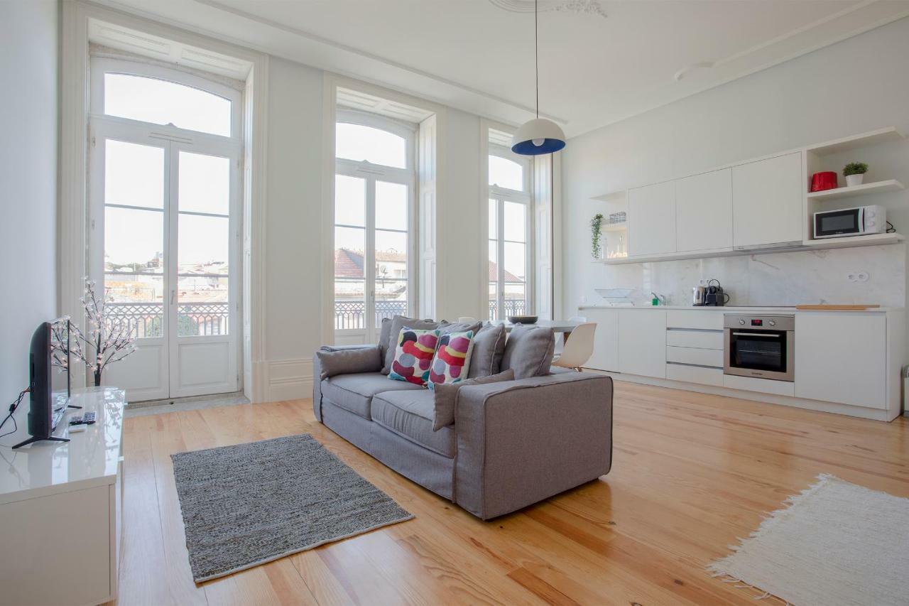 Downtown Spacious Studio Порто Екстериор снимка