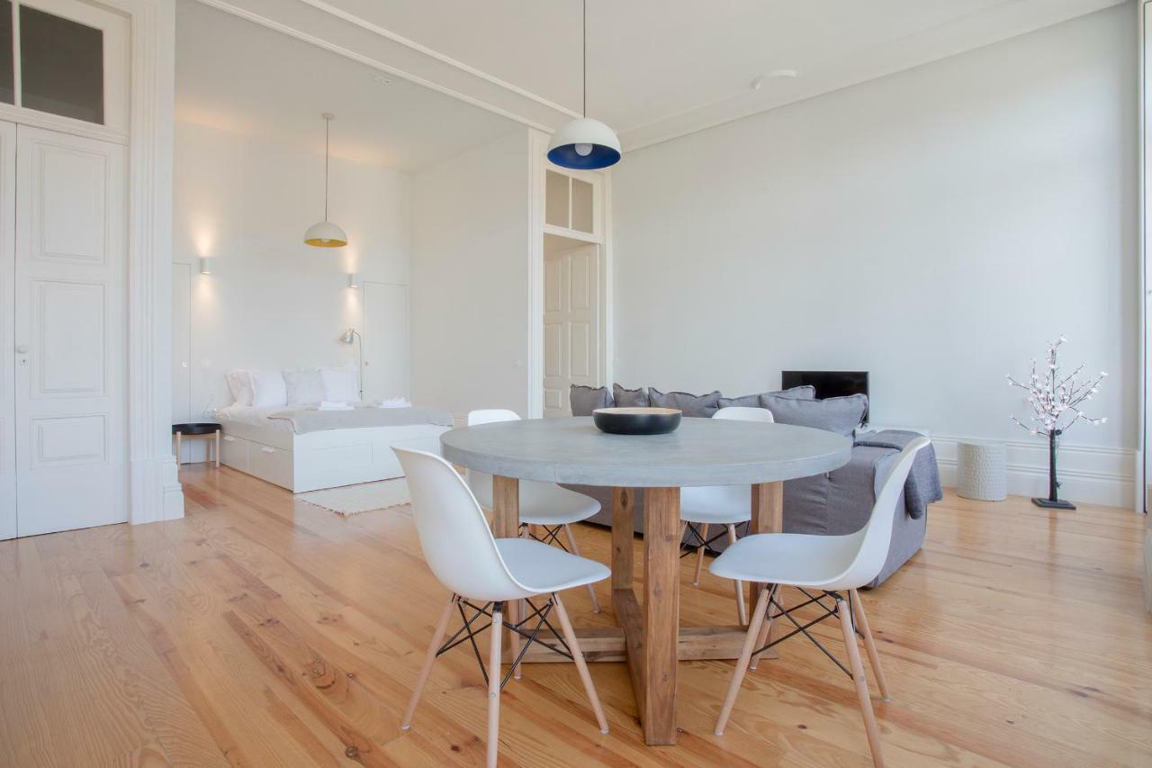 Downtown Spacious Studio Порто Екстериор снимка