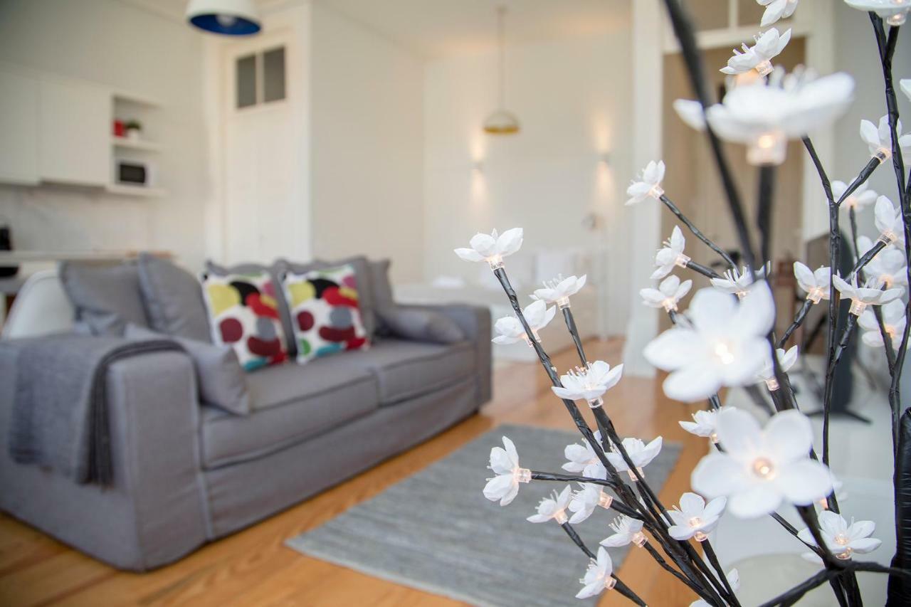 Downtown Spacious Studio Порто Екстериор снимка